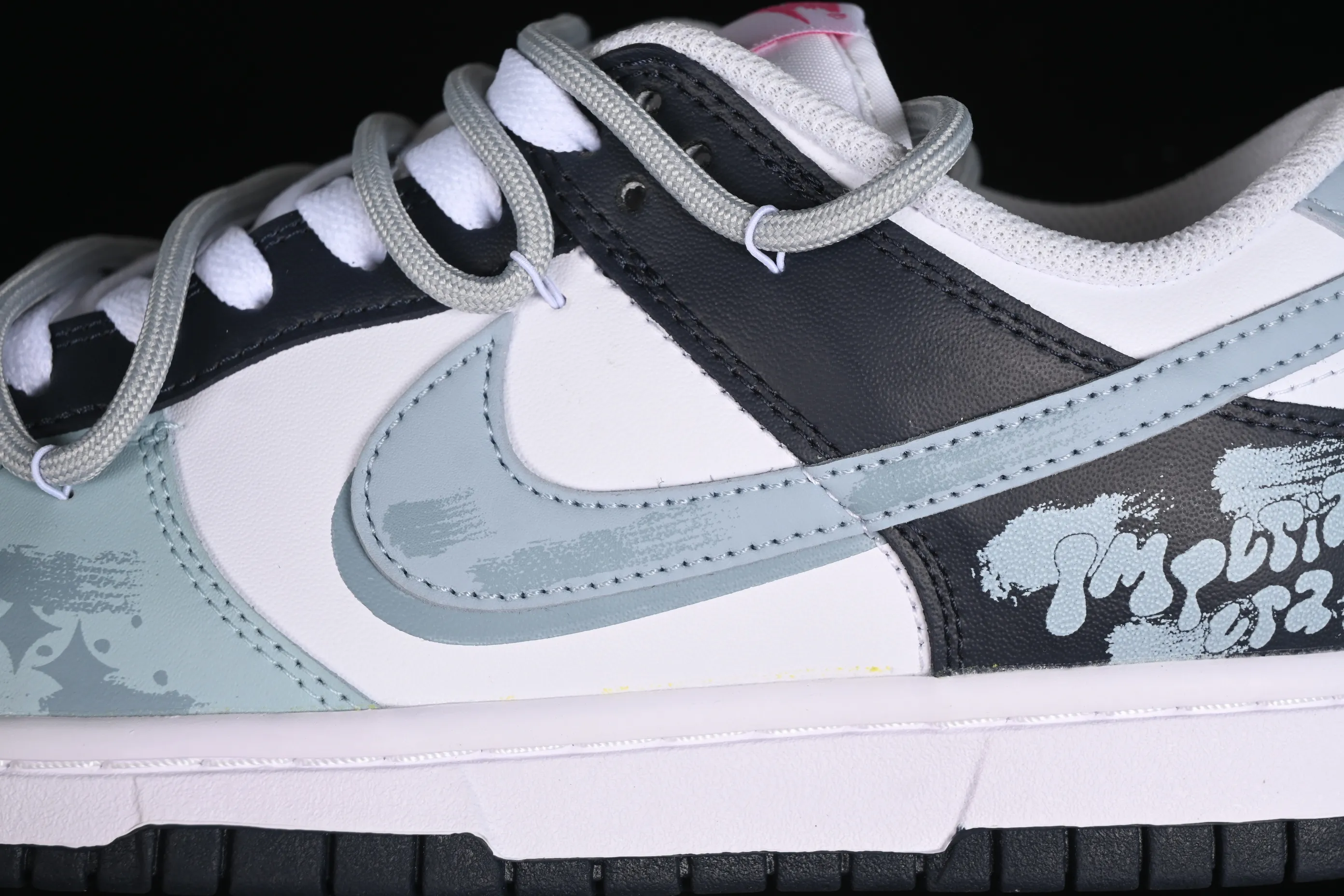 All categories Nk SB Dunk series Nk SB Dunk Low low-top sneakers Nk Dunk Low Retr niche graffiti SB strap low-top casual sneakers FB9109-401